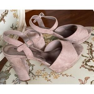 Madden Girl Tan Platform Heels, Size 8